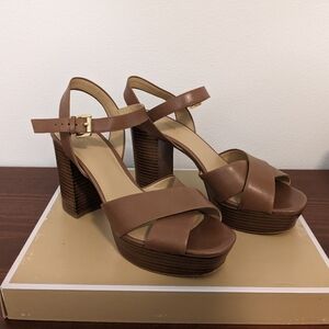 Michael Kors Divia Platform Sandal (Size 9)